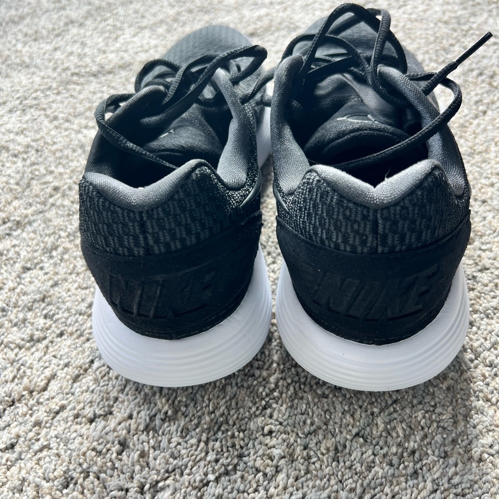 Nike Hyperdunk 2017 Low - image 3